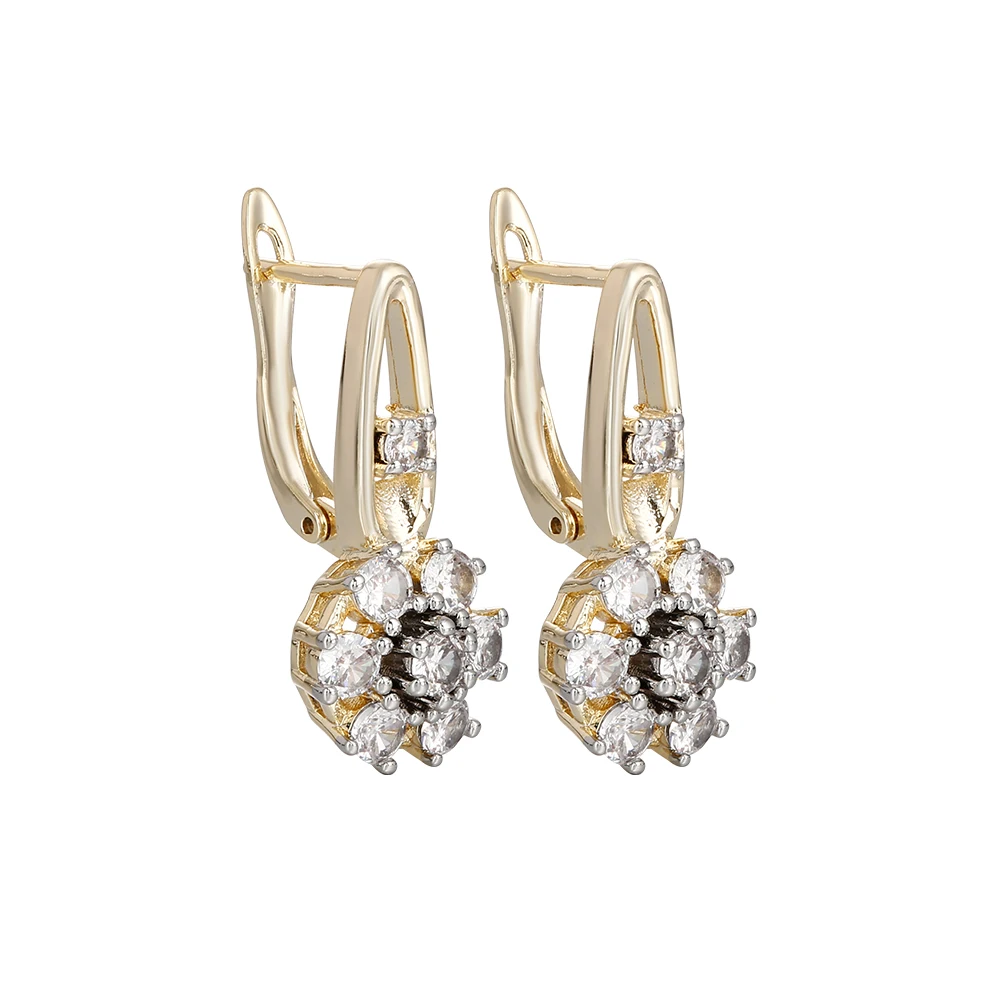 Ohrring-Set mit Schneeflocken-Cluster und eingelegten Zirkonia-Steinen, hohle Ohrringe, Ring, für festliche Anlässe, zarte, funkelnde Diamant-Accessoires, Geschenk zum Geburtstag oder für ein Date. – Detail 10
