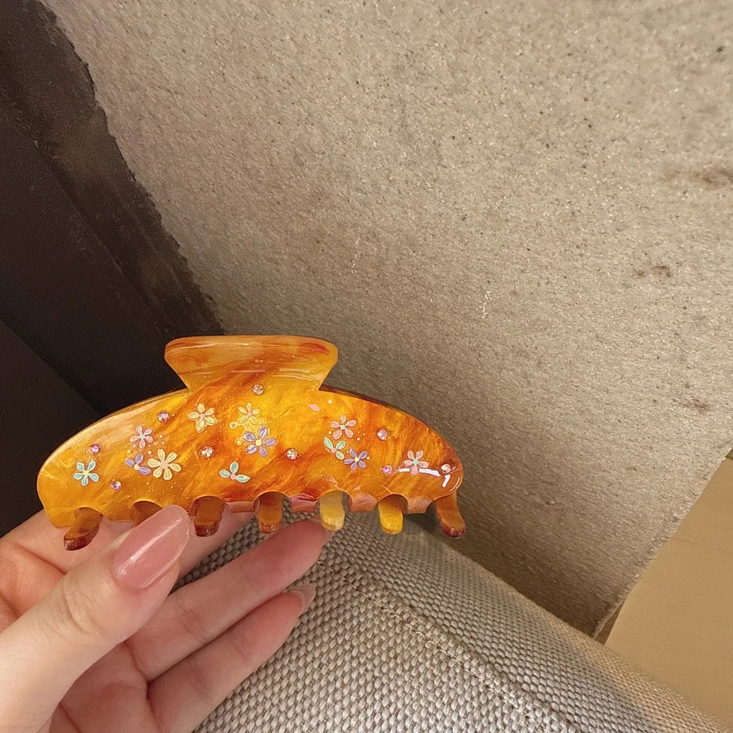 

10CM Large Caramel Colored Acetate Hair Claw Rhinestone Flower Claw Clips Retro Crab Hair Clips for Women Girls Hair Accessories