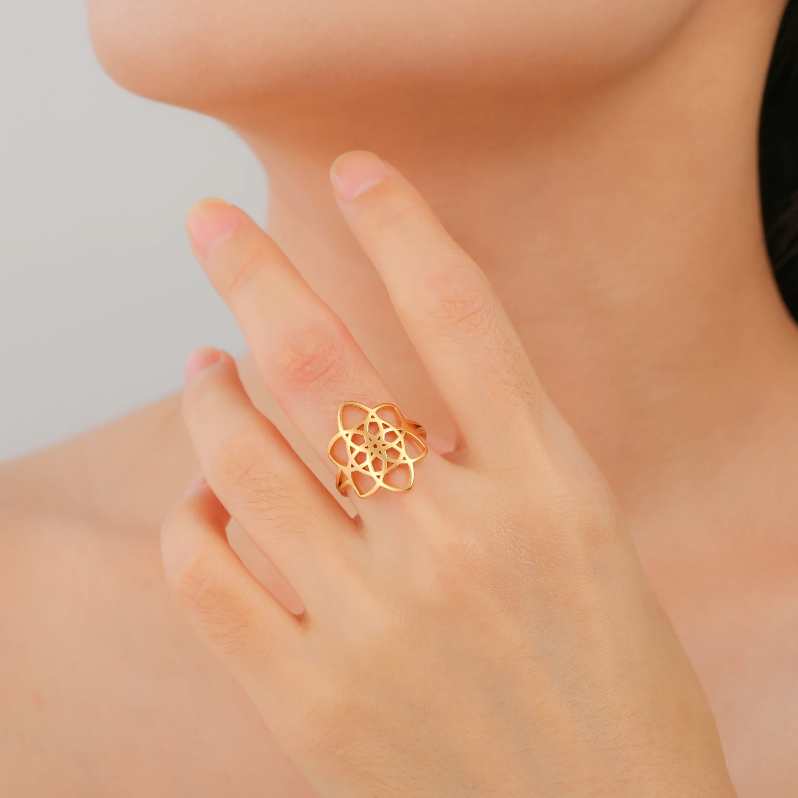 COOLTIME Flower of Life Women\'s Ring Stainless Steel Fashion Couple Rings Jewelry Wedding Accessories for Women Girls