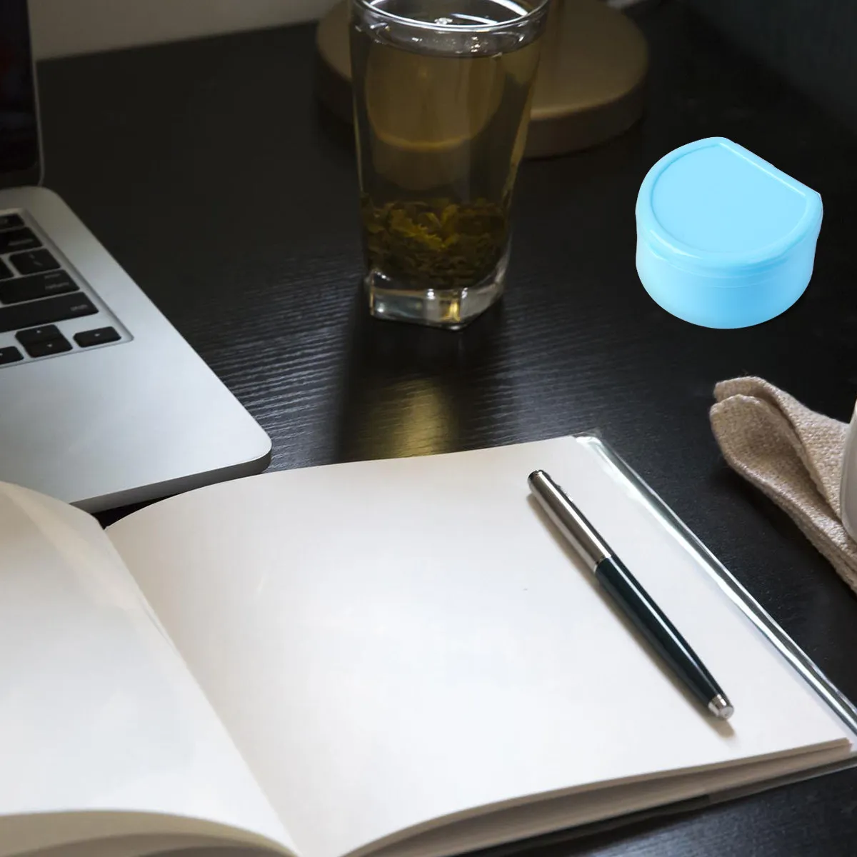 

Набор из 4 пластиковых контейнеров для чистки зубных протезов, мини-портативный футляр для хранения и гигиены зубных протезов/ретейнеров