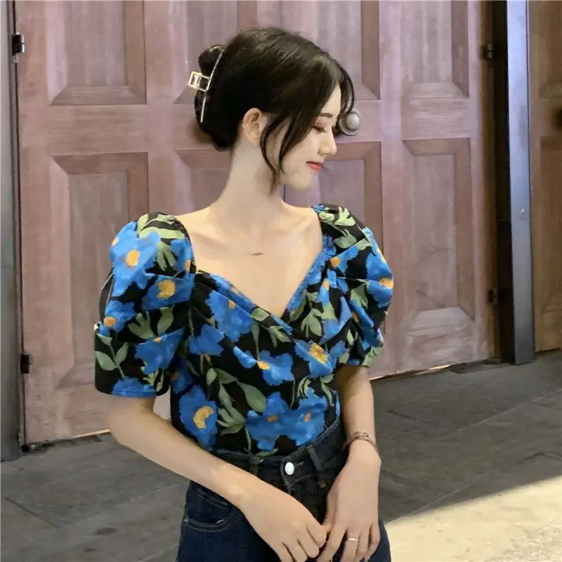 Casual Fashionable Square Neck Bubble Sleeves Shirt for Women\'s Summer New French Style Age Reducing Blue Floral Chic Short Top