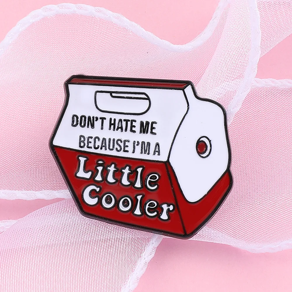 Zabawna broszka emaliowana w kształcie pudełka od mleka z kreskówki, przypinka do klapy, metalowa ozdoba do plecaka, czapki, odzieży, biżuteria, prezent dla przyjaciół