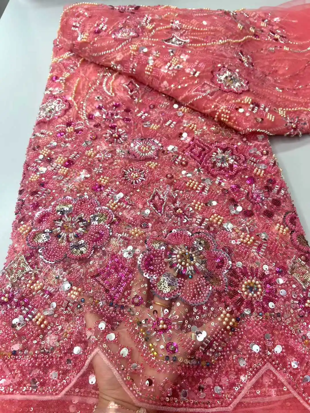 Nuevo diseño de moda africano nigeriano hecho a mano con cuentas bordado lentejuelas 2025 gran oferta cuentas francesas tul encaje para vestidos de fiesta