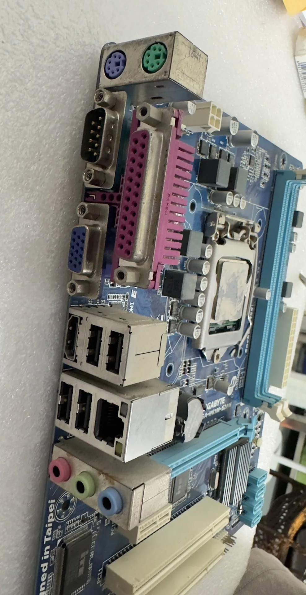 Рисунок 3 - Известный бренд — материнская плата GA-H61M-S2PH