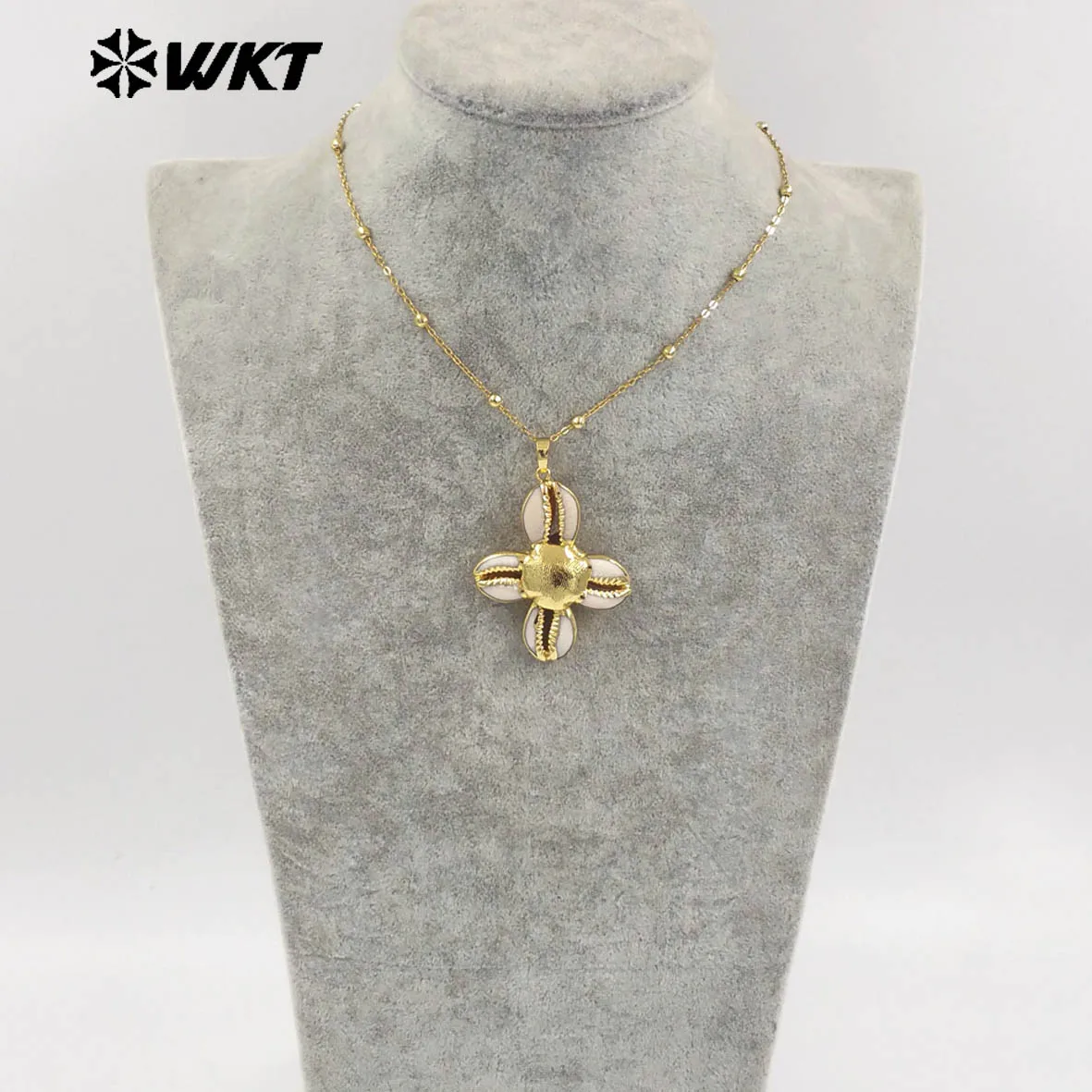 

WT-JN296 Sweet and romantic Natural Cowrie Shell Necklace With 18k Gold Plated For Women Jewelry Decoration
