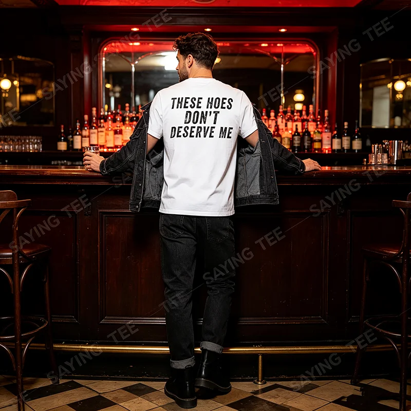 �These Hoes Don't Deserve Me“-T-Shirt, Y2k-T-Shirt mit personalisiertem Country-Spruch, Neuheitsgeschenk, modisches Streetwear-Outfit für Damen und Herren – Detail 4