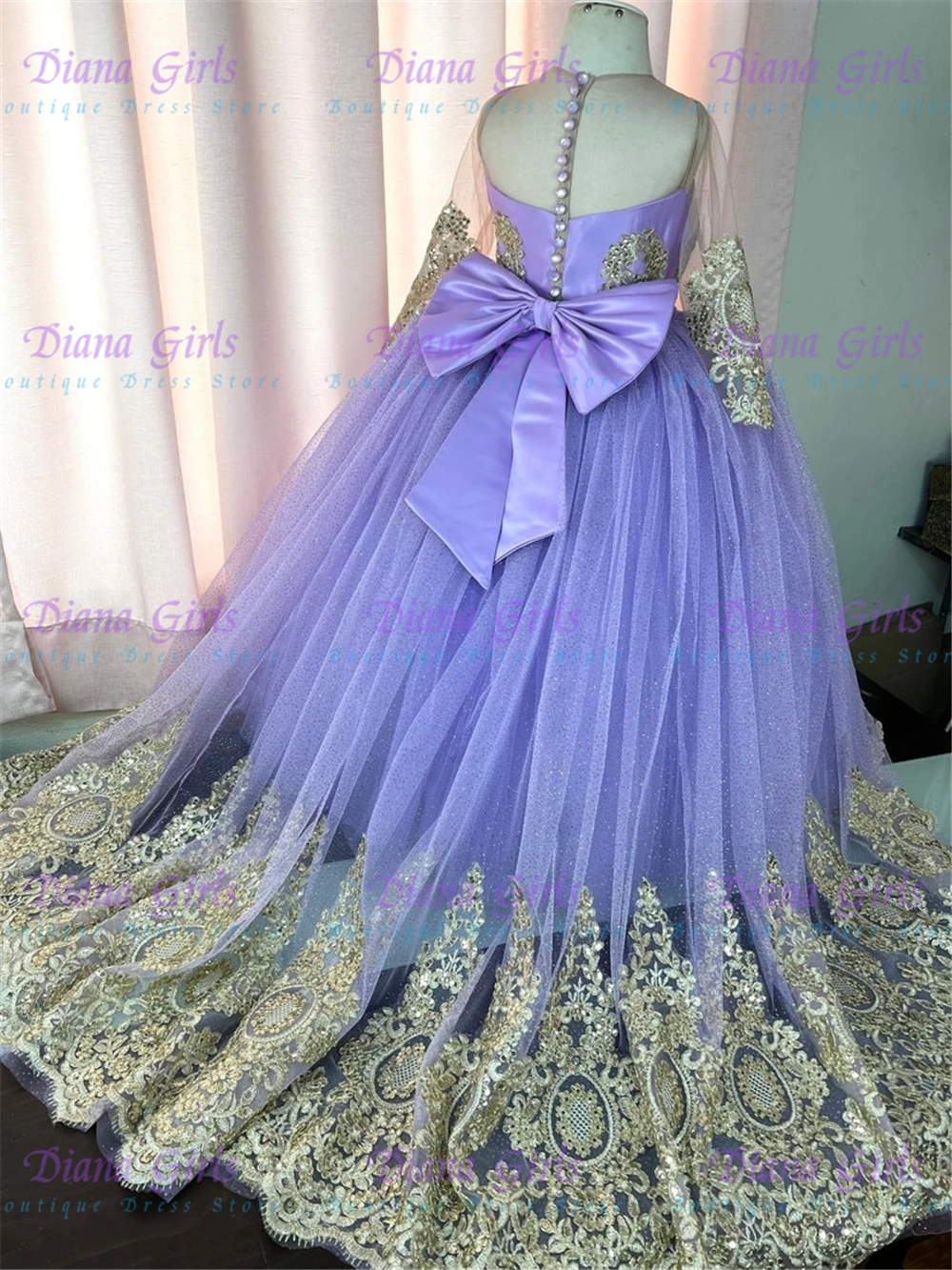 

Light Purple Flower Girl Dres Full Sleeves Tulle Fluffy With Gold Applique For Kids Weddings Birthday Party Evening Ball Gowns