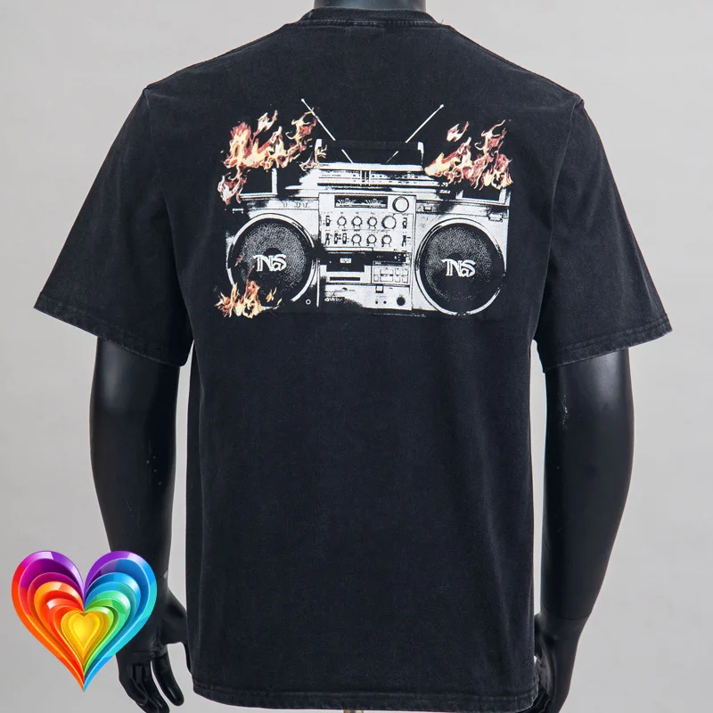 

Sanit Flame Radio Print Tee Washed Do Old Футболка Мужчины Женщины Винтаж High Street Свободная футболка с коротким рукавом из ткани высокого качества