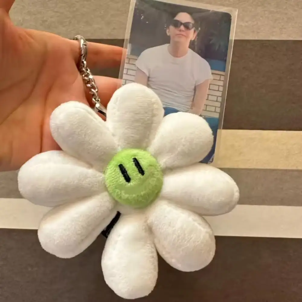 Kpop GD Plush Flower Keychain 10CM Cartoon Cute Daisy Short Plush Doll Pendant Key Ring Concert Fans Collectible Birthday Gifts