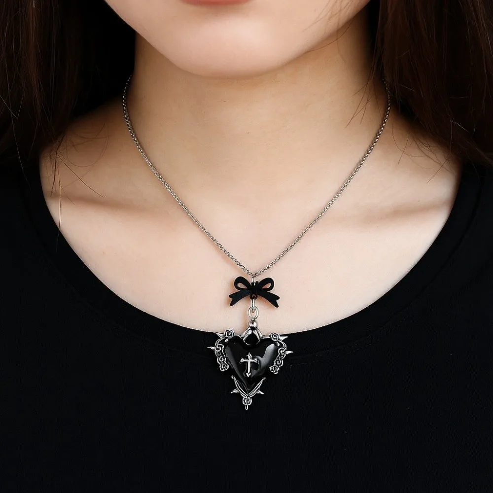 Dark Aesthetic Vintage Gothic Cross Necklace Zinc Alloy Black Bow Pendant Clavicle Chain Chic Heart Halloween Thorn Choker Party
