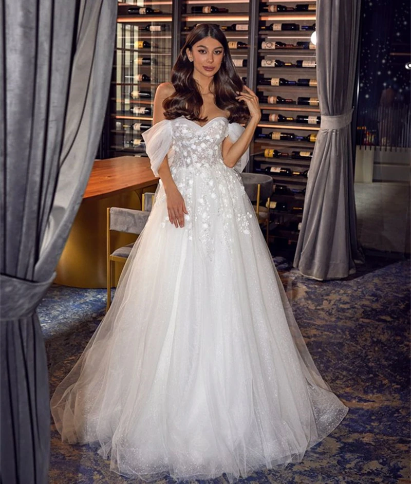 オフショルダー ボヘミアン ウェディングドレス レースアップリケ Aライン ロング チュール ブライダルガウン バックボタン アイボリーホワイト ベスティド・デ・ノビア