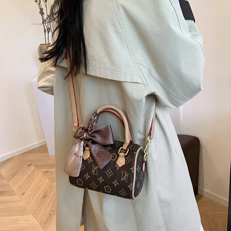 

Fashion - Forward Stylish Tote Boston Handbag for Ladies - Comfort - Enhanced Adjustable Shoulder Strap, Versatile Crossbody