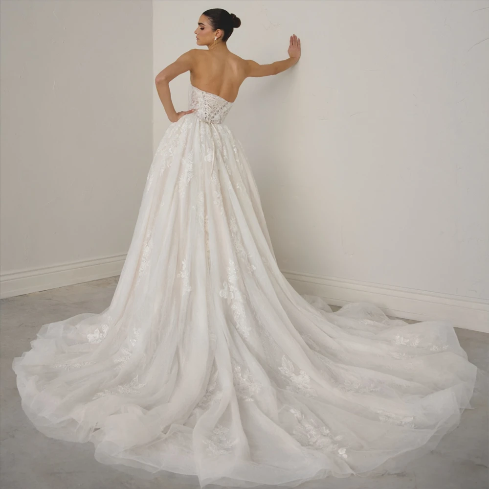 

Customized Boho White Organza Wedding Dress Formal Sweetheart Sleeveless Bridal Gowns Classic A-Line Court Train Robe de mariée