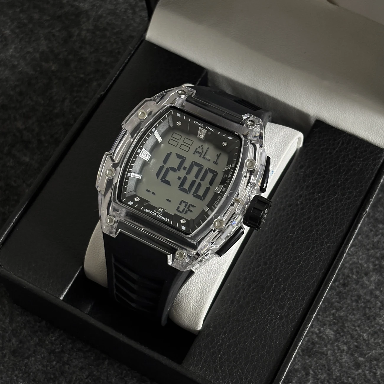 

Fashion Man's Watch Clocks Outdoor Casual Sports LCD Digital Electronic Waterproof Luminous Alarm Calendar Watches for Men