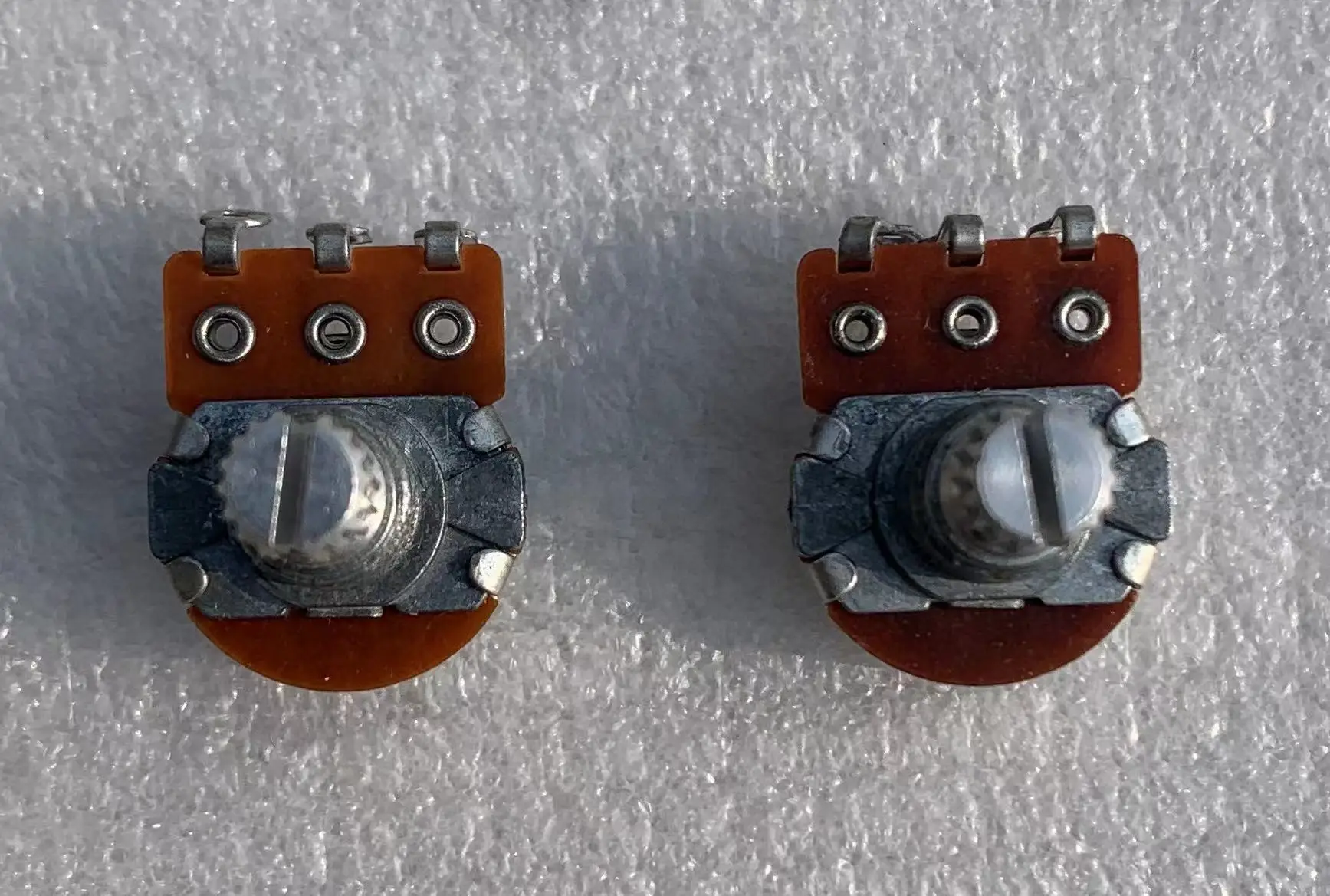 1pack(15pcs) Mini Alpha Potentiometers Pots Short Split Shaft 500K Volume & Tone for Electric Guitars and Bass Accessories
