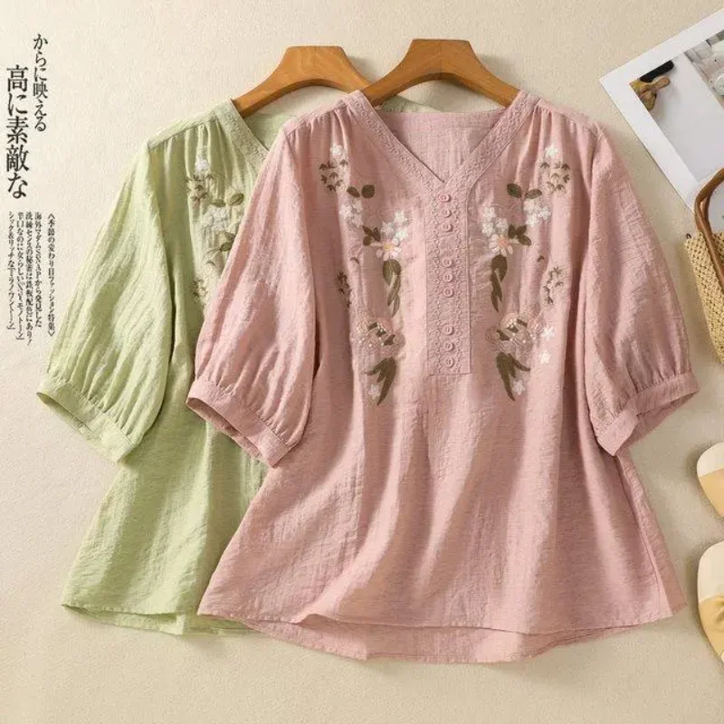 

Women's Floral Embroidered Cotton Linen Blouse Ethnic Style V-Neck Short Sleeve Summer Top