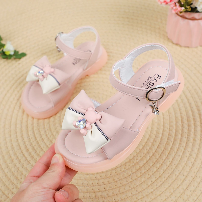 Meisjes Prinses Sandalen 2024 Zomer Nieuwe Baby Sparkly Steentjes Strik Schoenen Mode Antislip Plat Kinder Sandalen