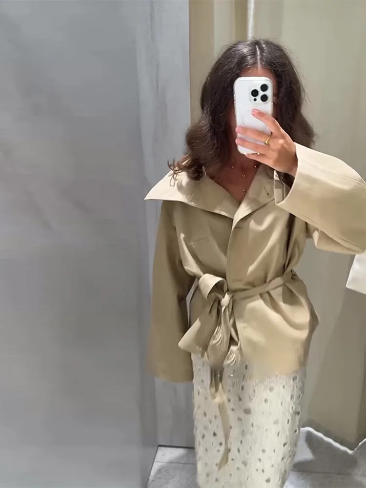 Gabardinas elegantes con solapa grande y cordones para mujer, chaquetas cortas con cinturón de manga larga y una botonadura, prendas de vestir exteriores elegantes para mujer de otoño 2025