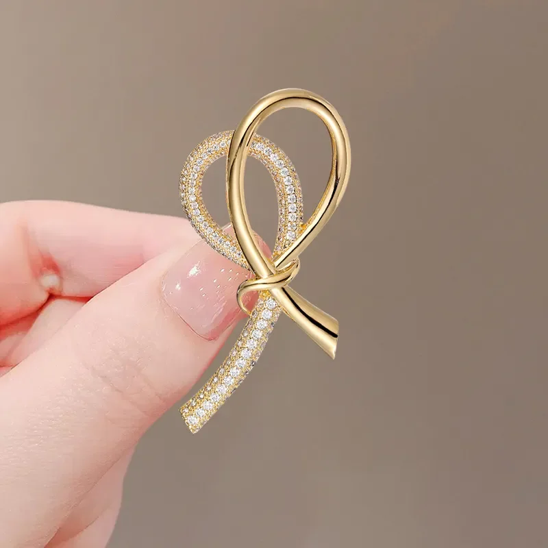 2026 Xiaoxiangfeng Bow Brooch High-End Women's Light Luxury Temperament Design Suit Coat Pin Niche Sweater Corsage