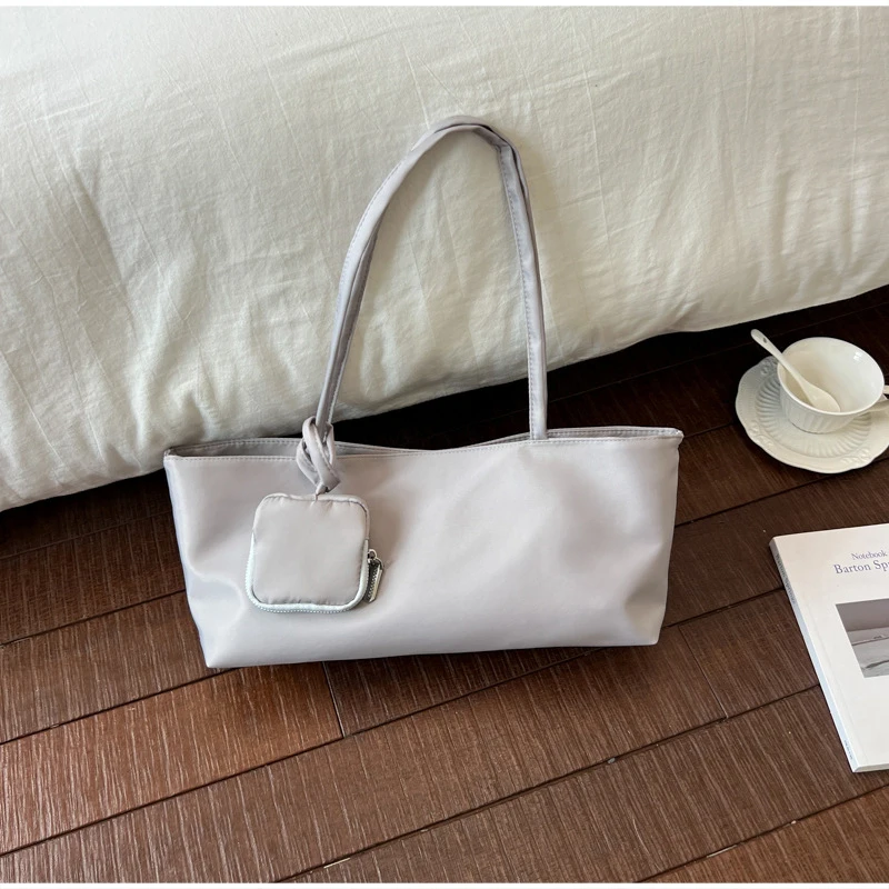 Minimalistische Nylon-Umhängetasche mit passender Handtasche, leichte, vielseitige Damen-Unterarmtasche, einfarbige Alltagstasche – Detail 24