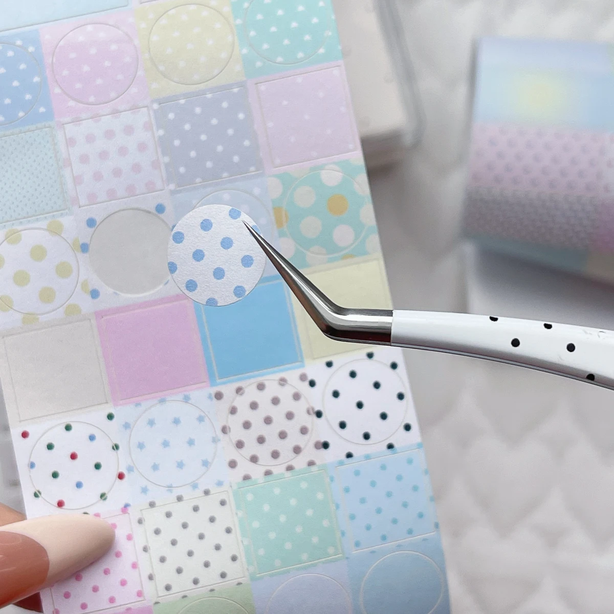 

Рулон наклеек Morandi Colors Dots and Speech Bubbles WAKAWAKA для записей, в стиле INS, для дневников и скрапбукинга