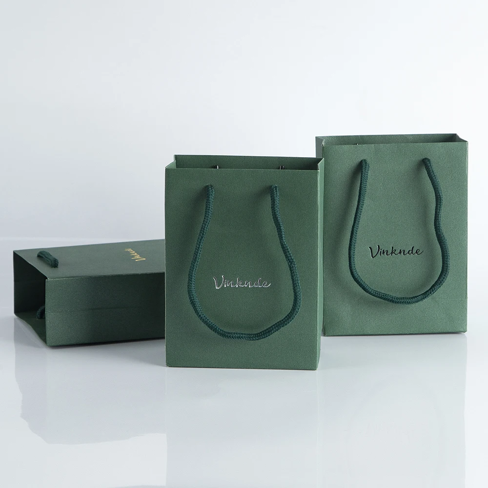 Custom Logo Luxury Portable Green Cardboard Gift Bag for Business Wedding Holiday Favors Wrapping Materials Tote Bag Wholesale