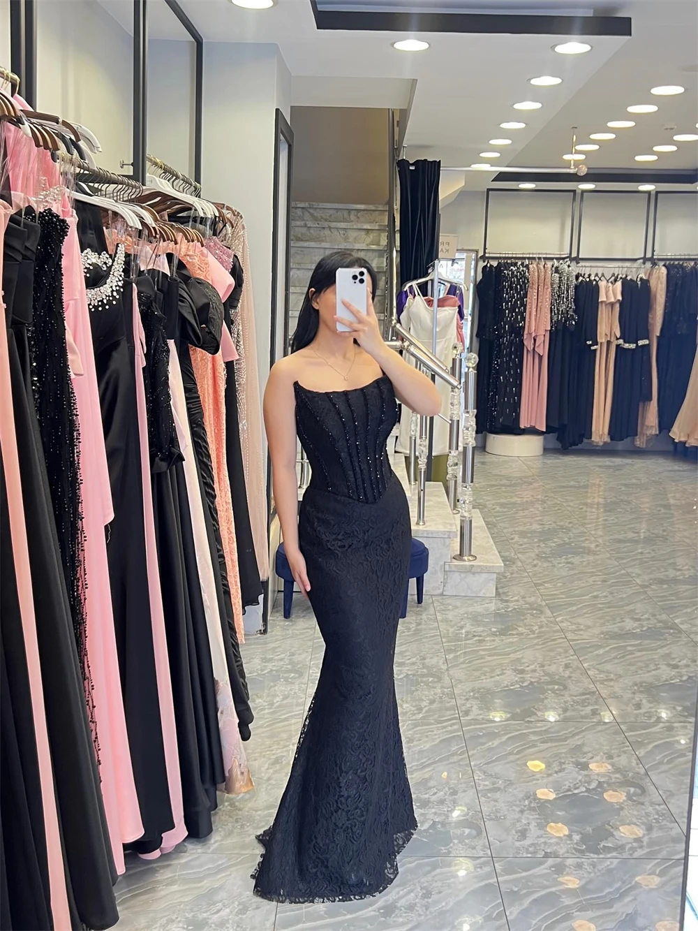 

Customized Elegant Black Lace Cocktail Dress Classic Strapless Sleeveless Celebrity Gowns Sexy Mermaid Sweep Train Party Dresses