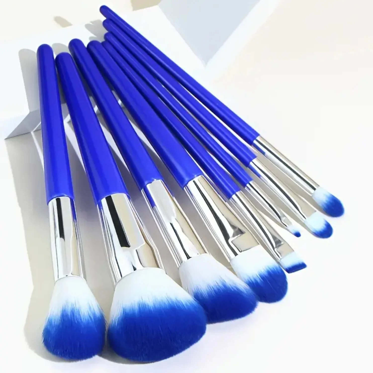 Professional 8pcs Makeup Brush Set with Two-Tone Handles, Ideal for Foundation, Powder, Contour, Concealer, Eyeshadow Blending