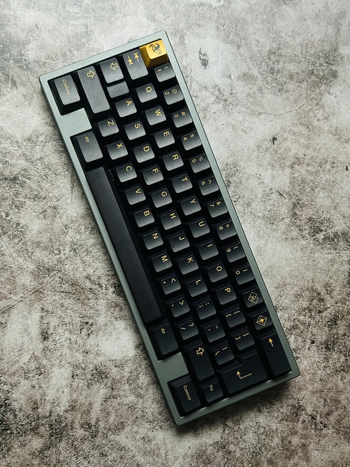 PBT Clone GMK Black Gold Keycaps Cherry Profile Poker Keycap Dye