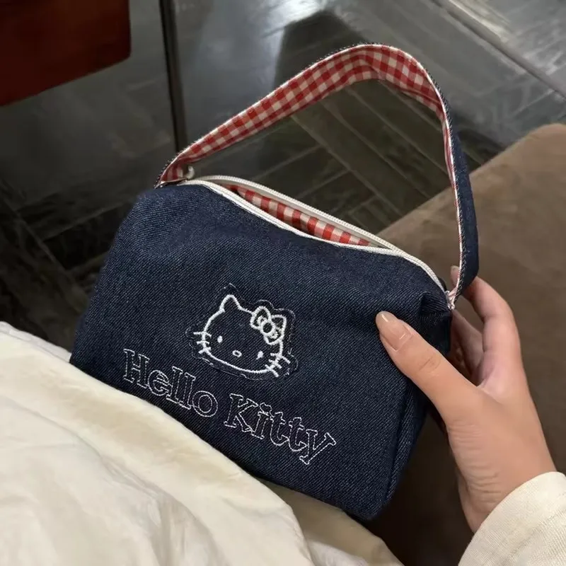 Косметички Hello Kitty Sanrio, сумки в стиле аниме, сумка-тоут с мультяшной вышивкой, большой вместительный клатч, органайзер для путешествий, сумка, подарки