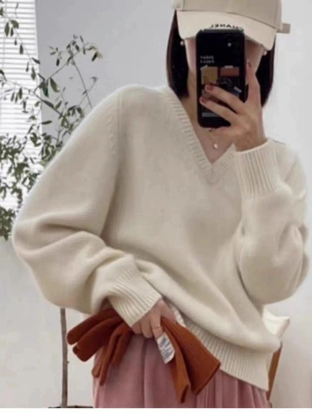 European goods high-end 100% cashmere sweater women autumn and winter loose soft V-neck bottom sweater high-grade knit sweater