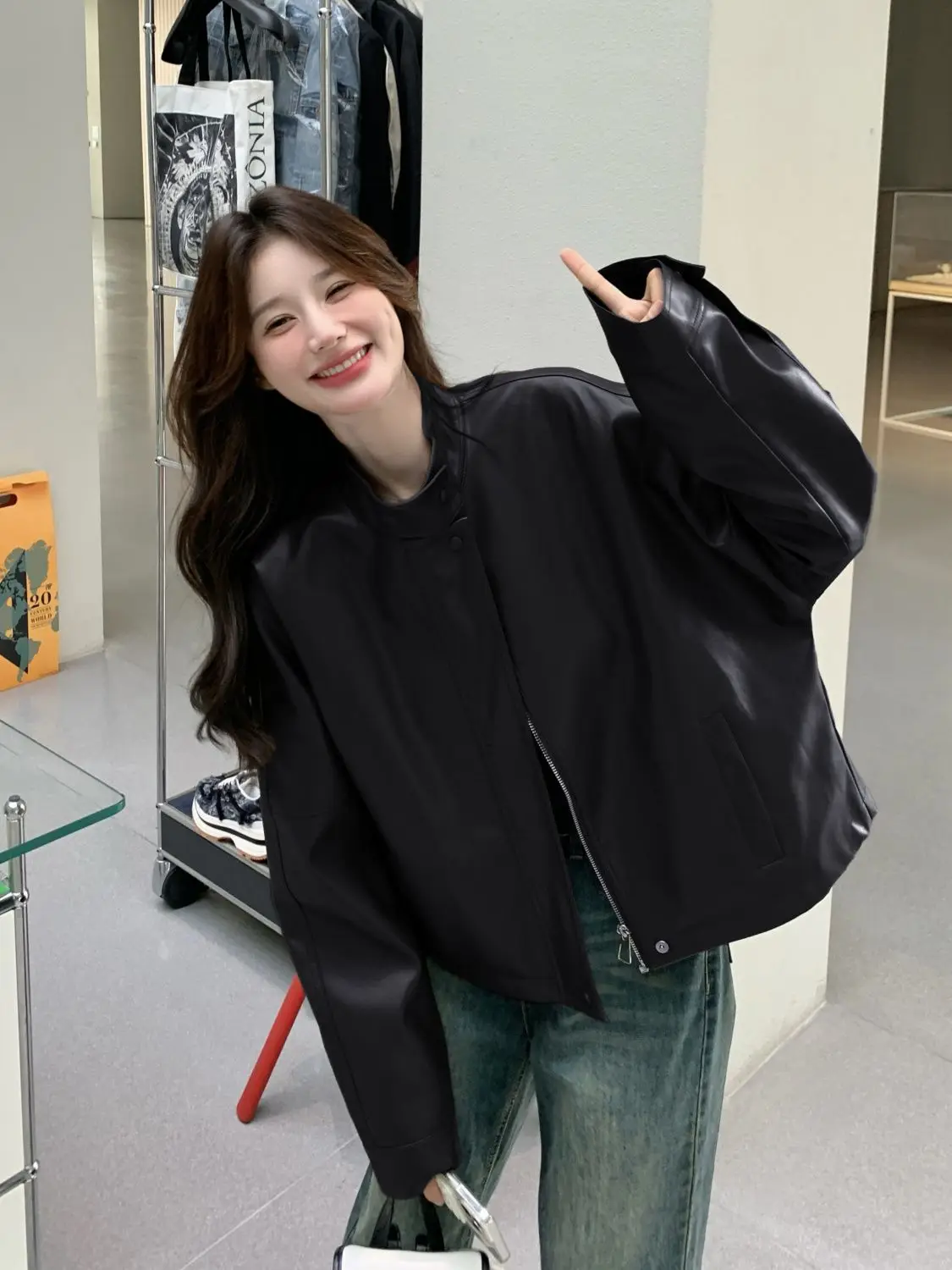 

Кожаные куртки, пальто, женские замшевые однотонные куртки в стиле вестерн, простые, с длинными рукавами, базовые, на пуговицах, с передним карманом, облегающие, повседневные женские