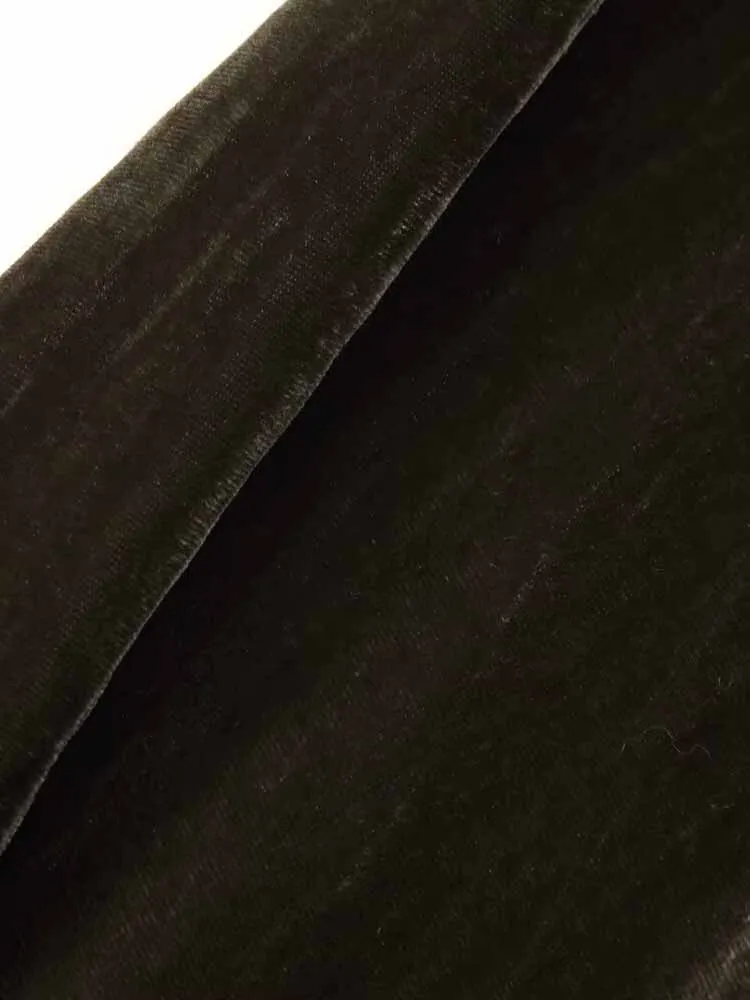 النمط الأوروبي والأمريكي الشتاء الوافدين الجدد ملابس نسائية عصرية وبسيطة تنورة دانتيل مخملية عالية الخصر