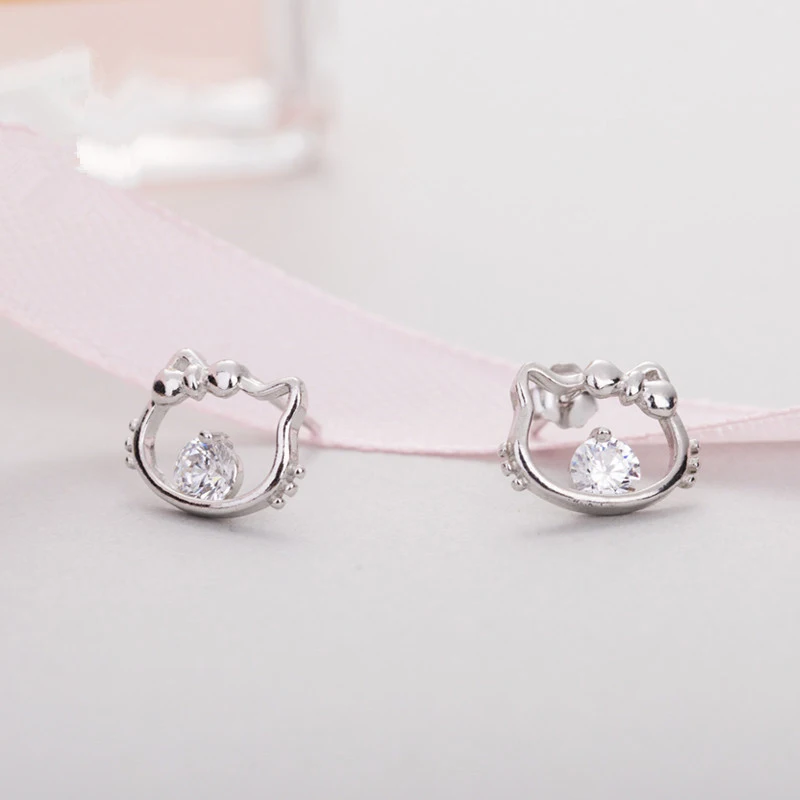 1Para Sanrio Cartoon Cute Hello Kitty Shiny Zircon Earrings Hollow Cat Head Stud Earrings Ins Sweet Simple Exquisite Ear Jewelry