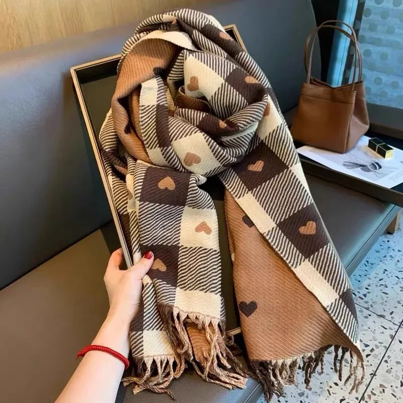 

Women's Scarf Women's Autumn and Winter Heart-Patterned Plaid Comfortable Scarf Thick Large Blanket Shawl Scarf
