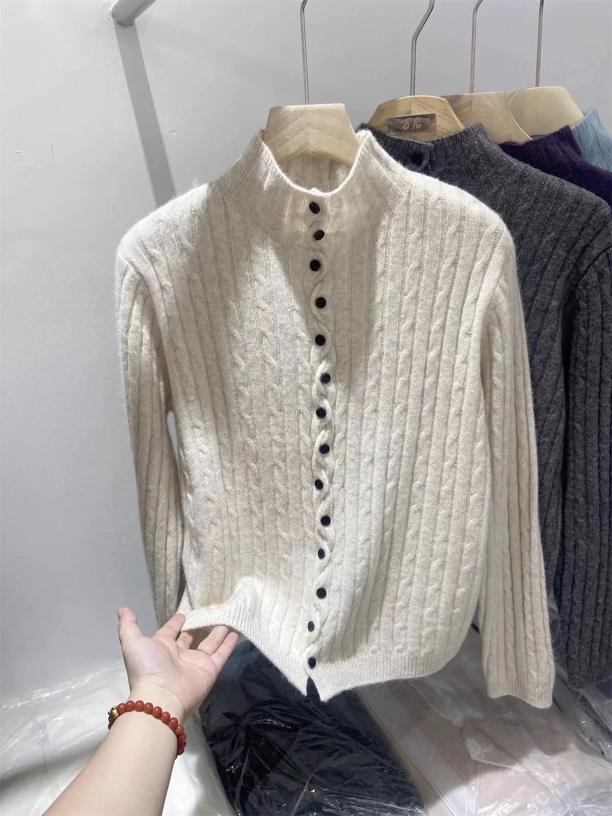 

2025 Cable-Knit Turtleneck Cardigan for Women Pure Cashmere European Style Autumn-Winter Twist-Knit Base Layer Sweater Coat