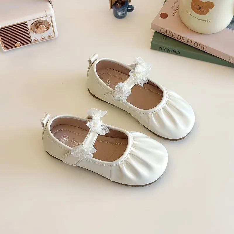 فتاة الأميرة 2025 جديد للأطفال جلد صغير لينة وحيد عطرة الرياح واحدة طفل الفتيات الربيع مغرفة أحذية أطفال
