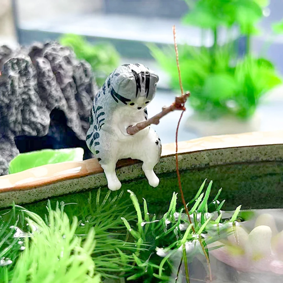 Kitten fishing, small fish tank decoration, landscaping, fish tank side decoration, fishing cat