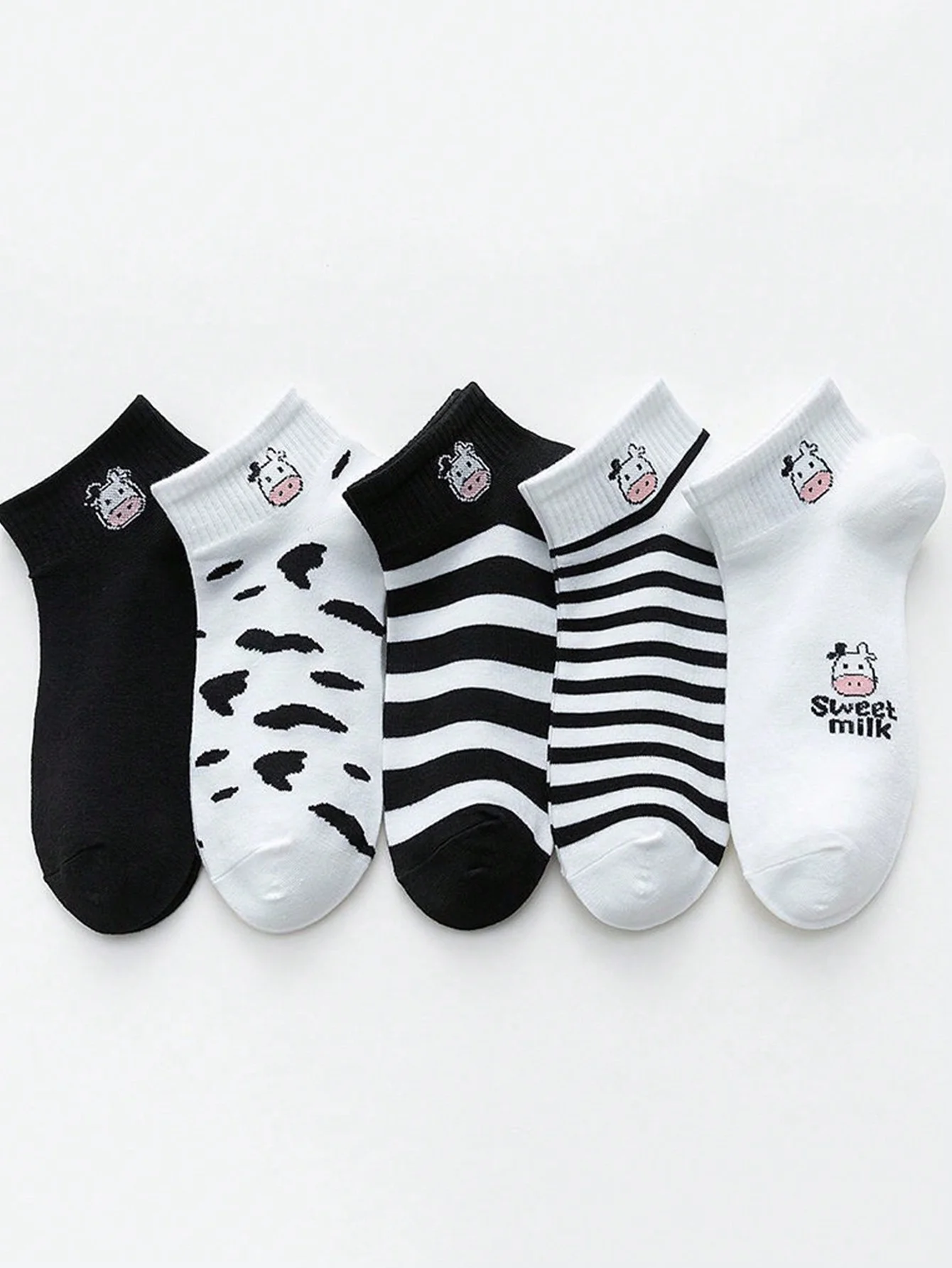 

5 Pairs New Black And White Cow Cartoon Women's Tyre Boat Socks Cute Japanese Short Tube Polyester Women's Socks