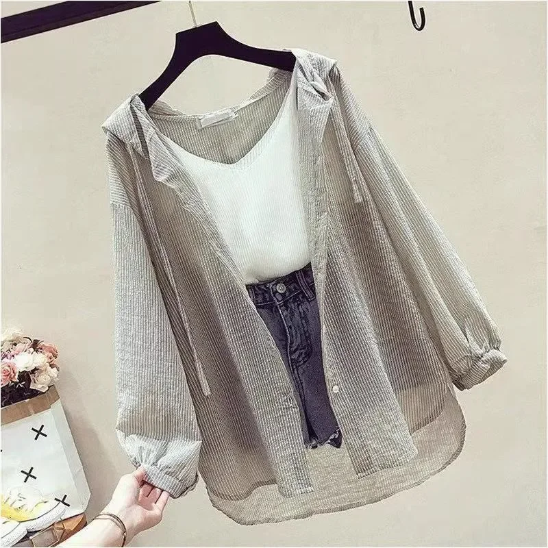 سترة نسائية النسخة الكورية من معطف قميص نسائي صيفي بأكمام طويلة ورقيق وفضفاض ورقيق على الموضة
