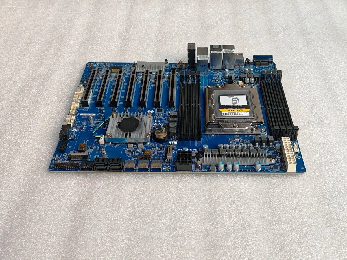 MC62-G40 WRX80 CEB Workstation Motherboard sWRX8 Threadripper PRO 5000 3000 WX 8-Channel DDR4 ECC 7 PCIe 4.0 x16 Dual 10GbE IPMI