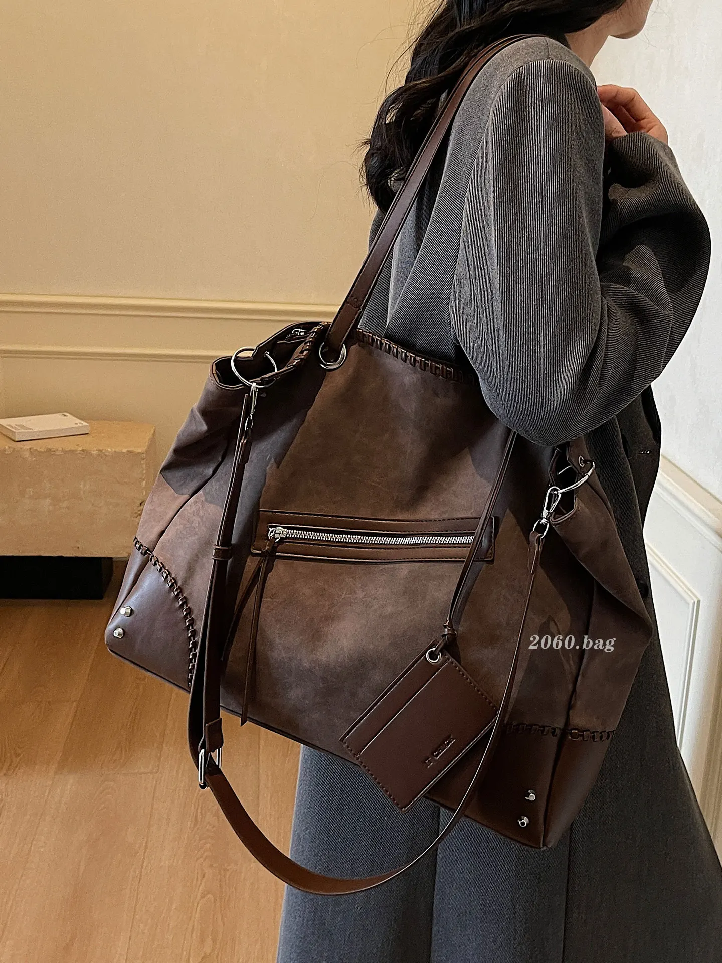 

Ретро-сумка-тоут женская, новинка 2025 года, вместительная, для повседневного использования, универсальная, на одно плечо, через плечо, для путешествий и активного отдыха, большая сумка