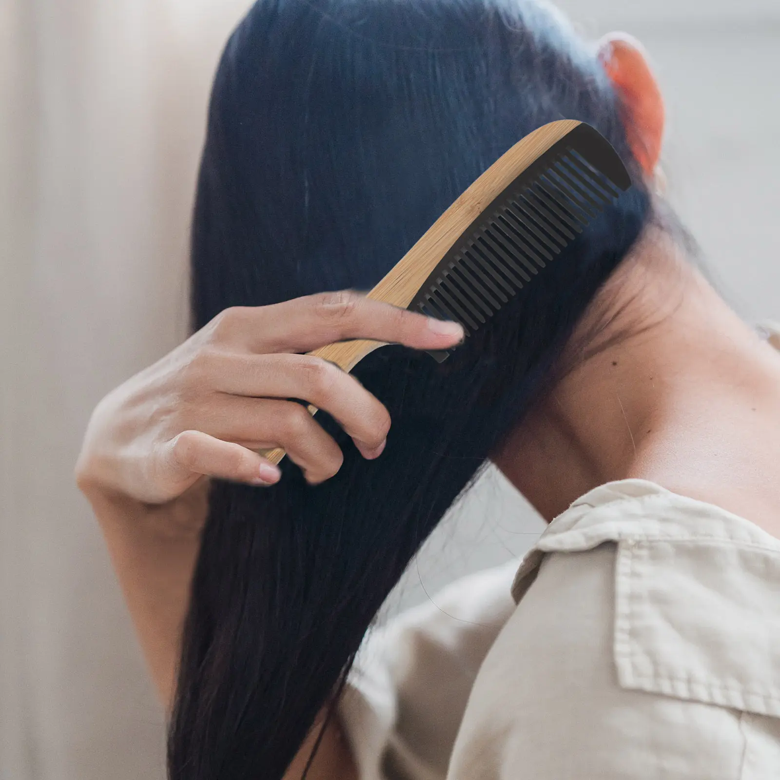 

Flat Wooden Comb for Gentle Detangling Reduced Frizz and Scalp Stimulation Handcrafted Smooth Finish Comb Suitable for All Hair