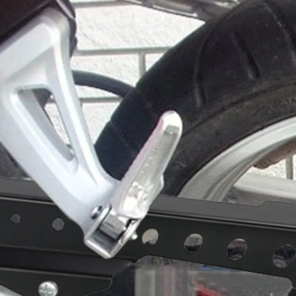 

For Suzuki SV650 SV650N SV650S SV 650N/S 1999 2000 2001 2002 2003 2004 2005 2006 2007 2008 Chain Guard Cover Protector Mud Guard