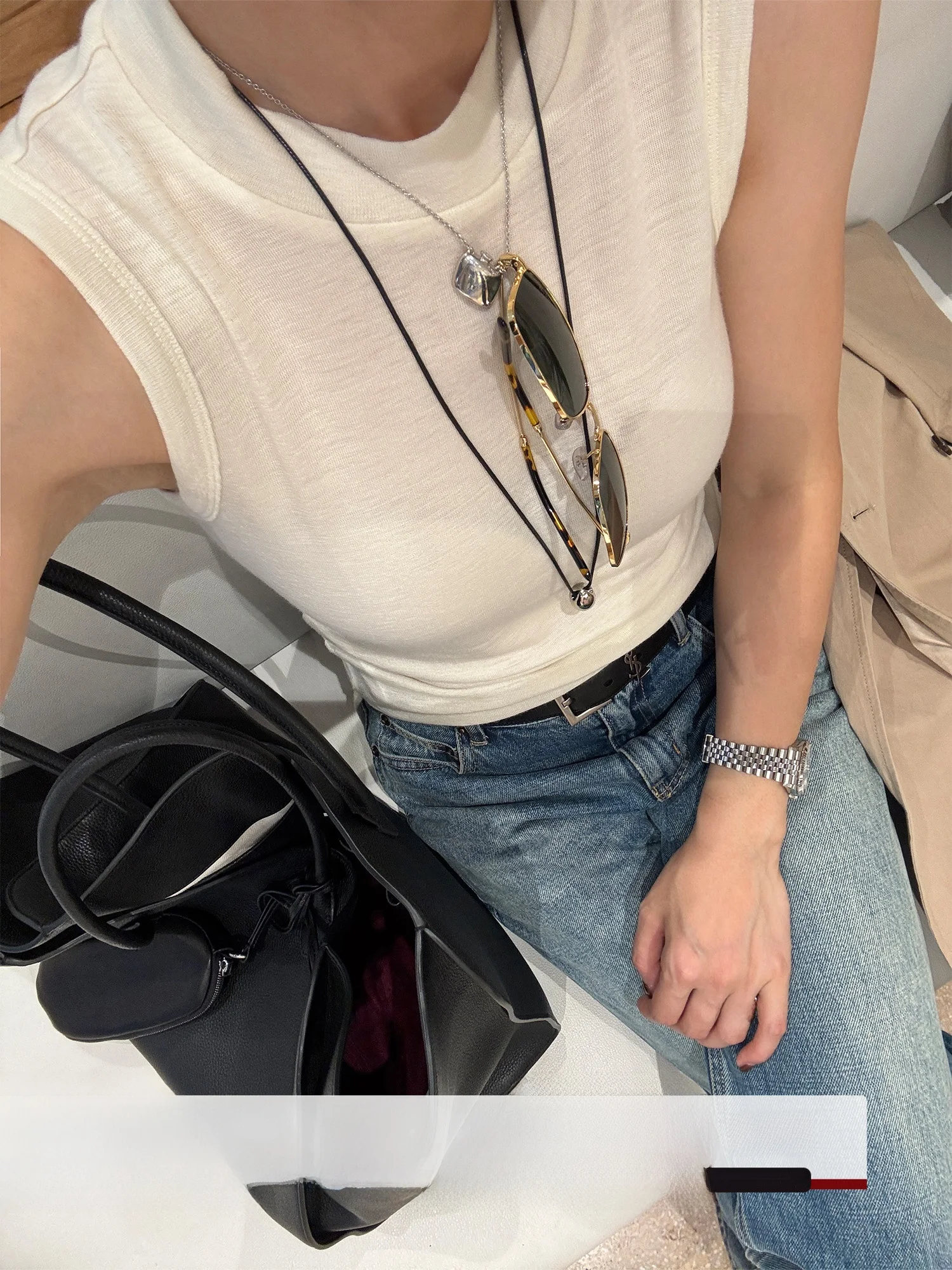 

Белый шерстяной вязаный приталенный повседневный жилет YANGLE 2025: Новинка осени, асимметричный дизайн, без рукавов, для женщин