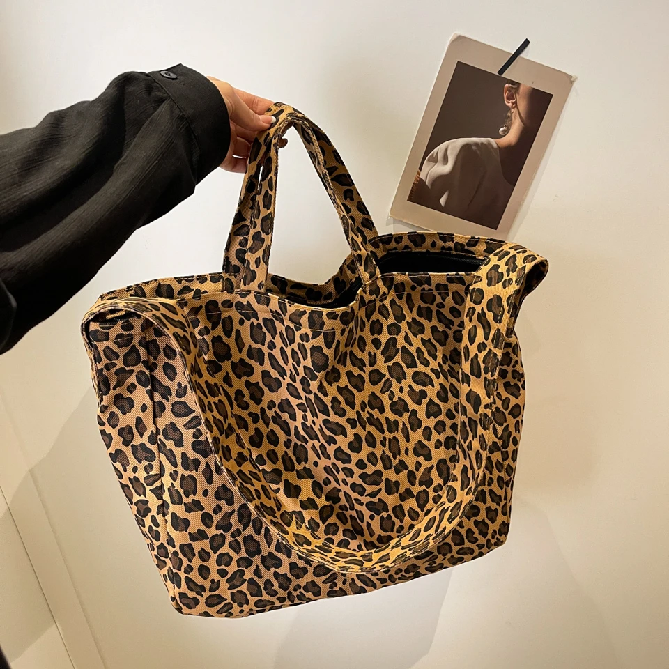 Bolso de mano de nailon para mujer, bandolera de gran tamaño con estampado de leopardo, Deformable, gran capacidad