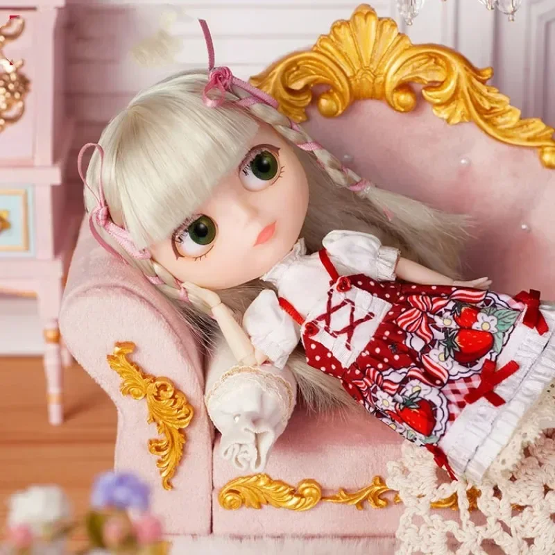 

15CM Blythe Strawberries Dress Doll Kawaii Ornaments Figurines Home Decor Desktop Model Designer Action Figure Doll Gift