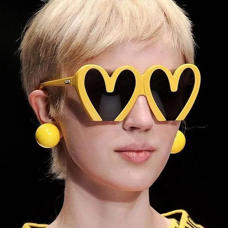 

Personalised Sunglasses Party Wacky Peach Heart Sunglasses Women's Trend Love Sunglasses Fashion Streetwear Stage Performance