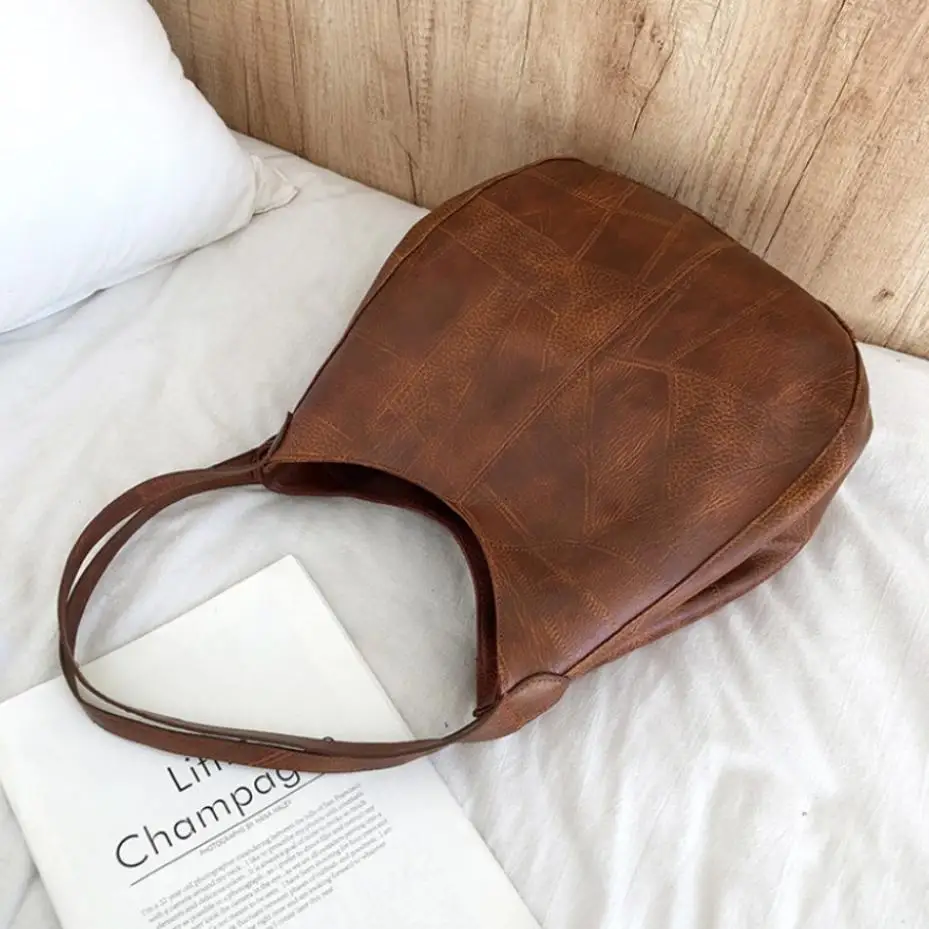 Elegant Brown Leather Shoulder Bag: Ideal Accessory To Complement Your Look with A Touch of Sophistication