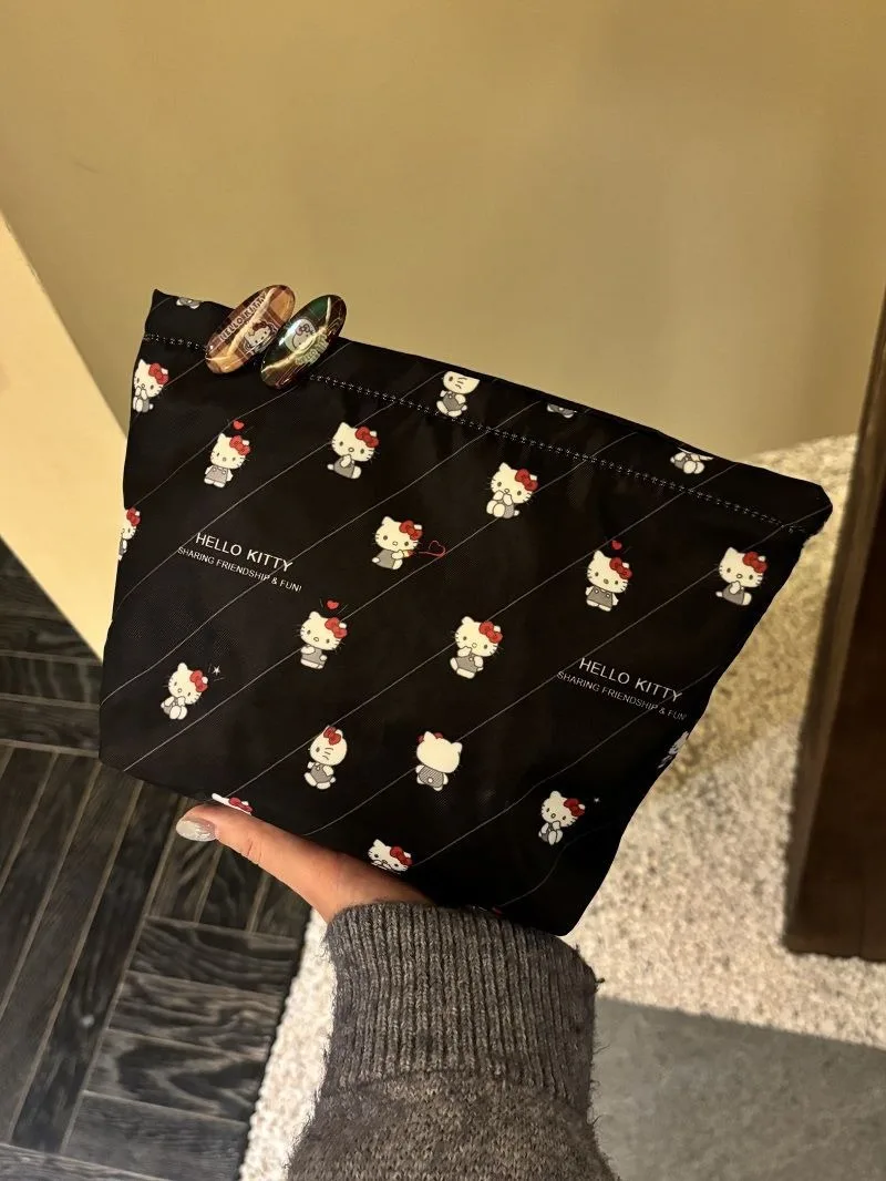

Hello Kitty Makeup Bag Black Cute kt Women Accessories Large Capacity Portable Storage Handheld Toilet Bag Girl Gift Wholesale